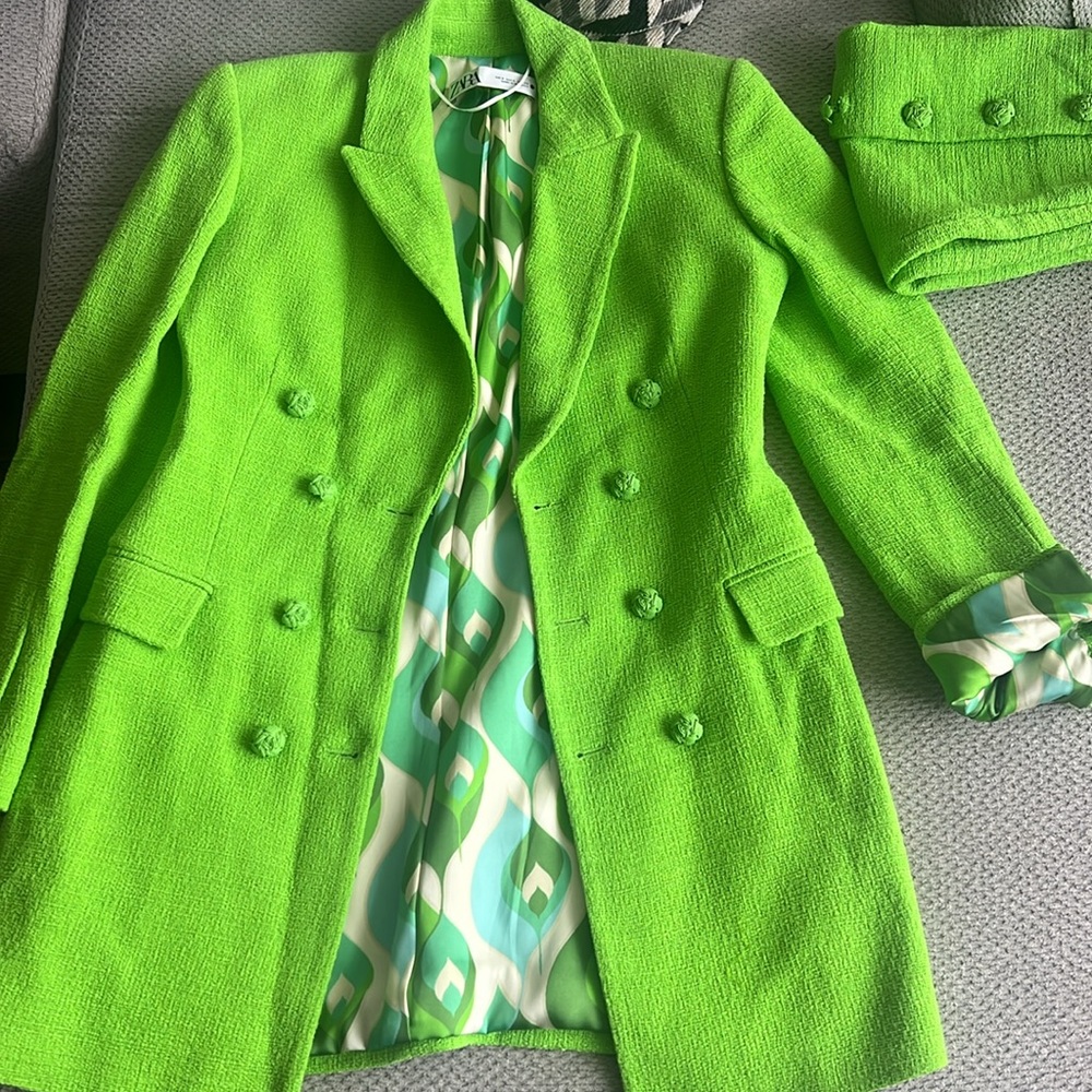 Textured set skirt size M and blazer size small